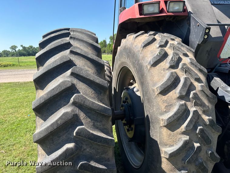 image for item NJ9232 Case IH 7220 MFWD tractor