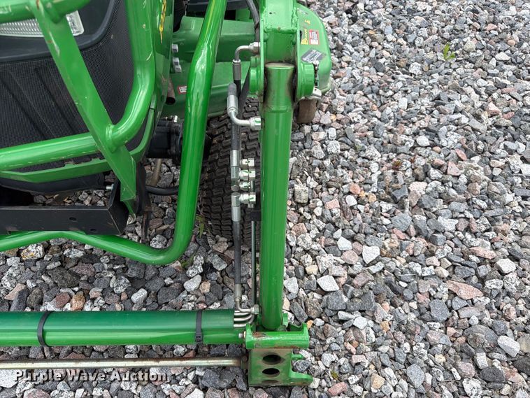 image for item YA3913 2014 John Deere 1023E MFWD tractor