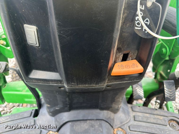 image for item YA3913 2014 John Deere 1023E MFWD tractor