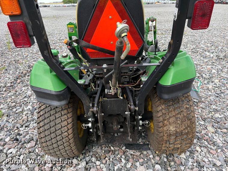 image for item YA3913 2014 John Deere 1023E MFWD tractor