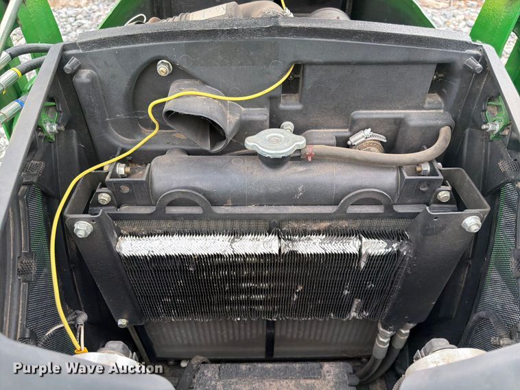 image for item YA3913 2014 John Deere 1023E MFWD tractor