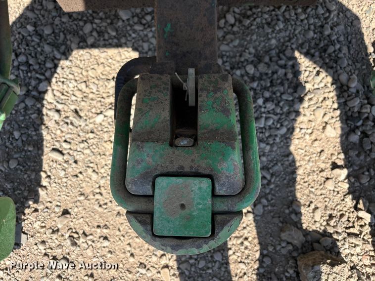 image for item YA3933 2019 John Deere 8270R MFWD tractor