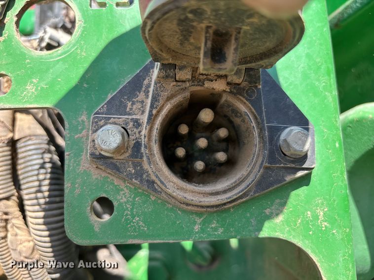image for item YA3933 2019 John Deere 8270R MFWD tractor