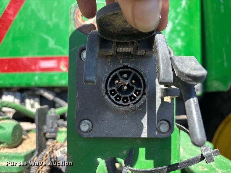 image for item YA3933 2019 John Deere 8270R MFWD tractor