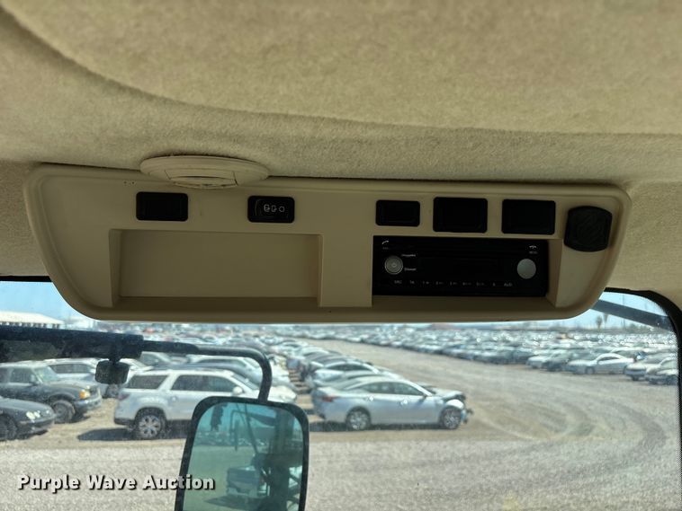 image for item YA3933 2019 John Deere 8270R MFWD tractor