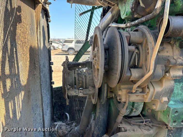 image for item YA3933 2019 John Deere 8270R MFWD tractor