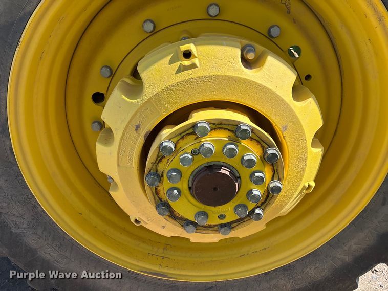 image for item YA3933 2019 John Deere 8270R MFWD tractor