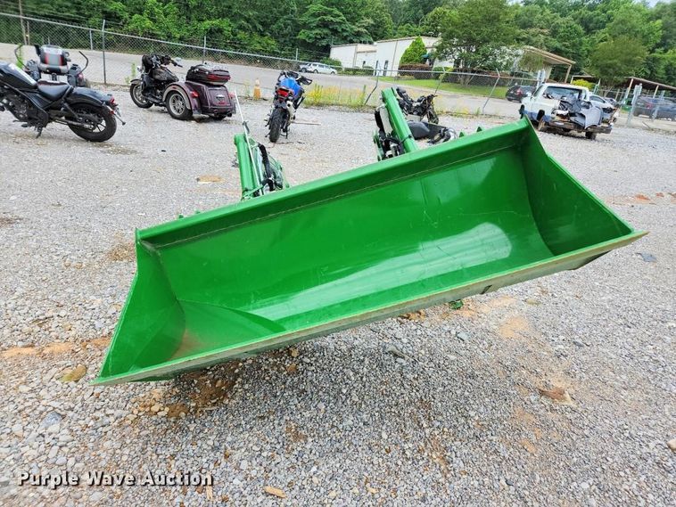 image for item YA4072 2024 John Deere 520M loader