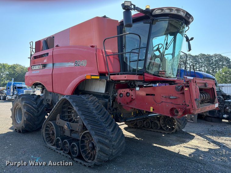 image for item YA4098 2017 Case IH 9240 Axial-Flow RWA combine