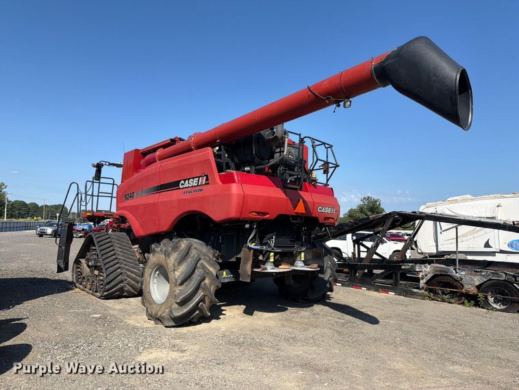 image for item YA4098 2017 Case IH 9240 Axial-Flow RWA combine