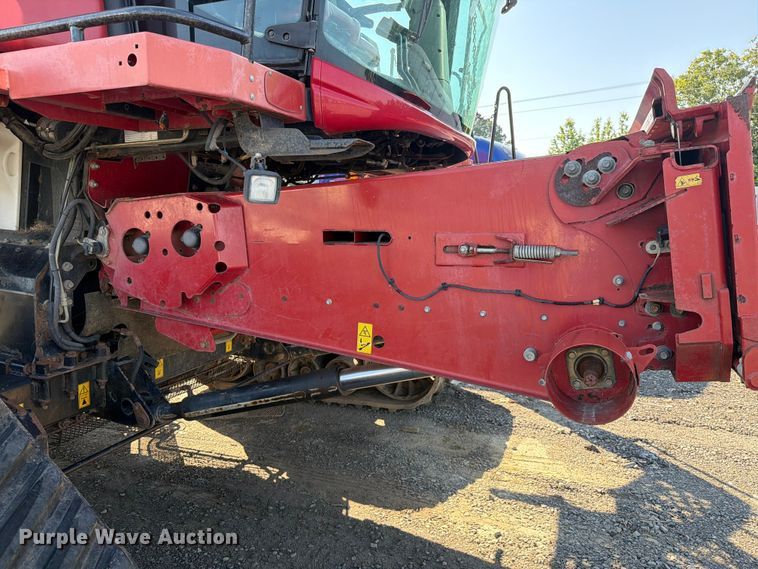 image for item YA4098 2017 Case IH 9240 Axial-Flow RWA combine