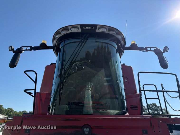 image for item YA4098 2017 Case IH 9240 Axial-Flow RWA combine