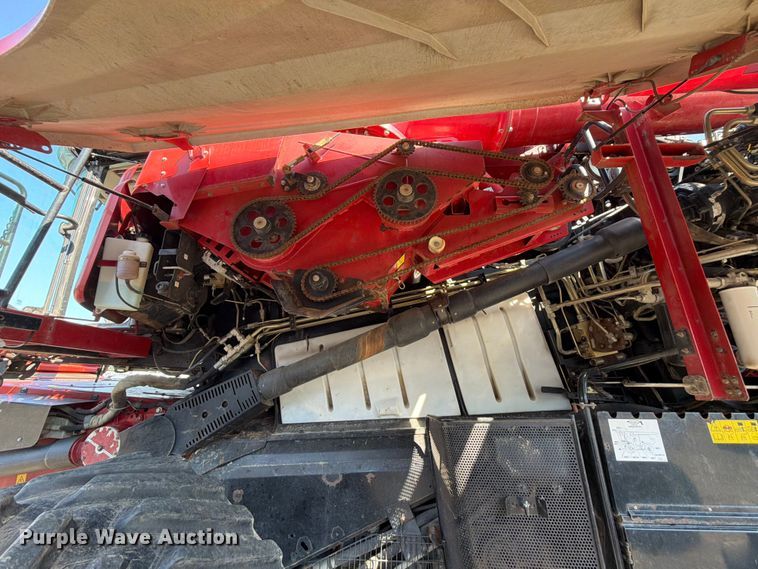 image for item YA4098 2017 Case IH 9240 Axial-Flow RWA combine