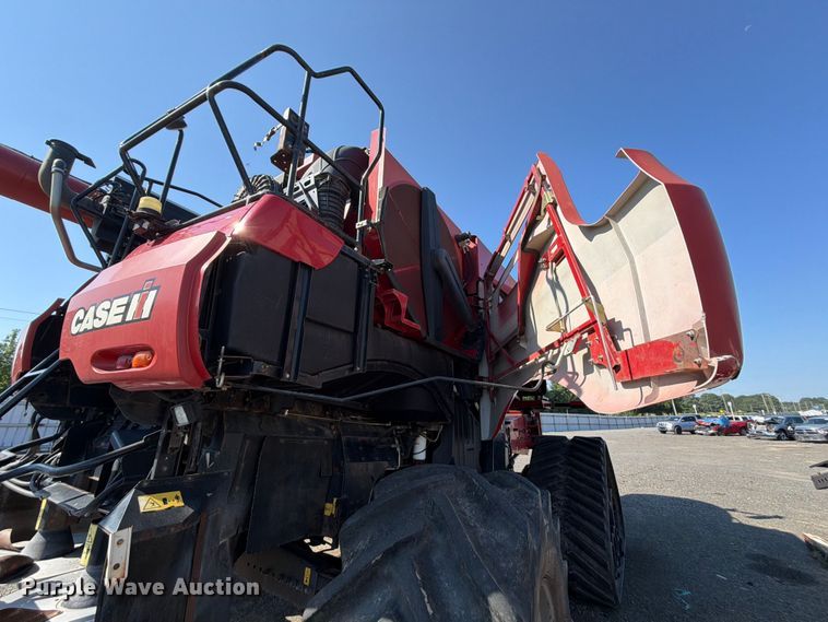 image for item YA4098 2017 Case IH 9240 Axial-Flow RWA combine