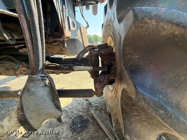 image for item YA4098 2017 Case IH 9240 Axial-Flow RWA combine