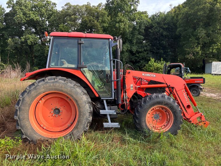 image for item YA4142 2010 Kubota M110X MFWD tractor