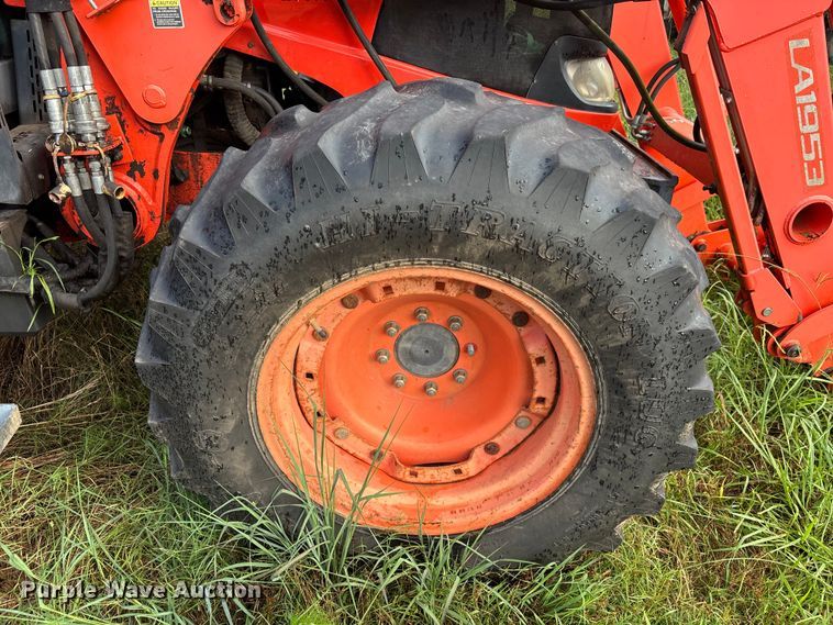 image for item YA4142 2010 Kubota M110X MFWD tractor