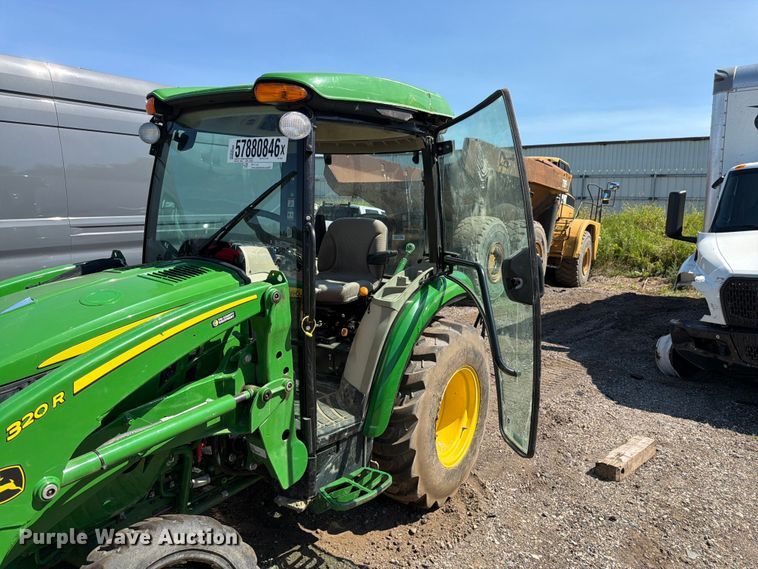 image for item YA4145 2021 John Deere 3046R MFWD tractor
