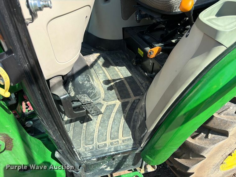 image for item YA4145 2021 John Deere 3046R MFWD tractor