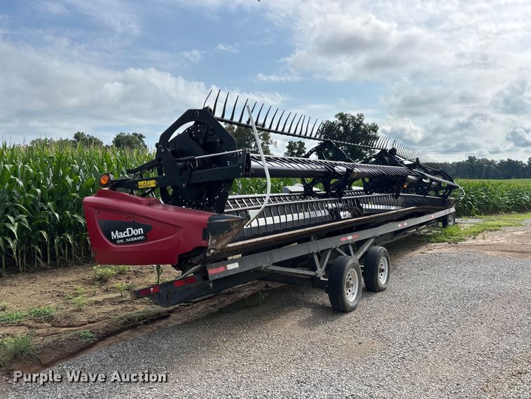 2016 Macdon FD75 flex draper head