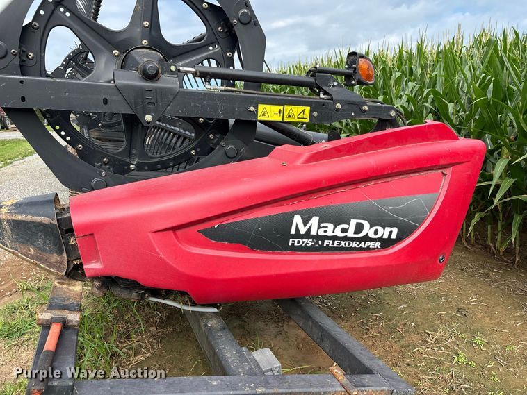 image for item YA4193 2016 Macdon FD75  flex draper head