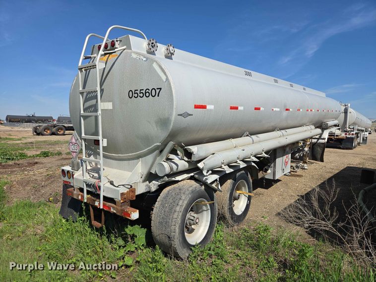 image for item DP8930 2005 Beall BAST-95-4-DC tank trailer
