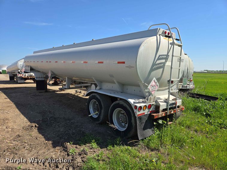 image for item DP8930 2005 Beall BAST-95-4-DC tank trailer