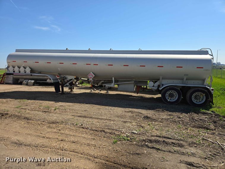 image for item DP8930 2005 Beall BAST-95-4-DC tank trailer