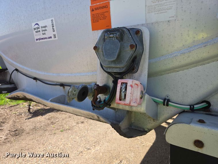 image for item DP8930 2005 Beall BAST-95-4-DC tank trailer