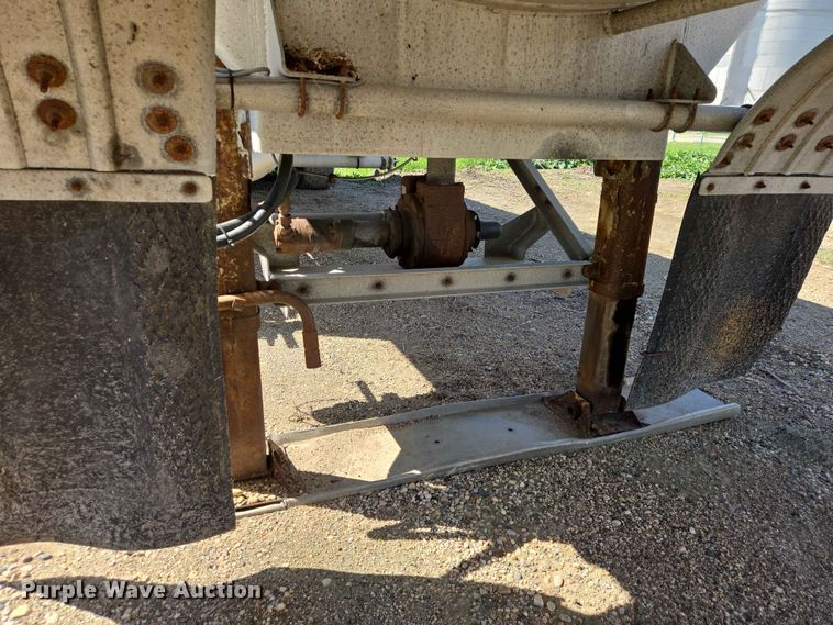 image for item DP8930 2005 Beall BAST-95-4-DC tank trailer
