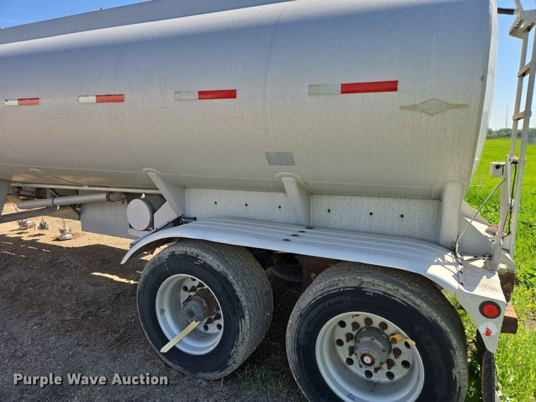 image for item DP8930 2005 Beall BAST-95-4-DC tank trailer