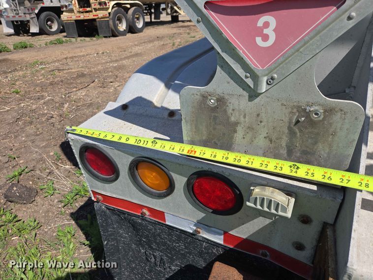image for item DP8930 2005 Beall BAST-95-4-DC tank trailer