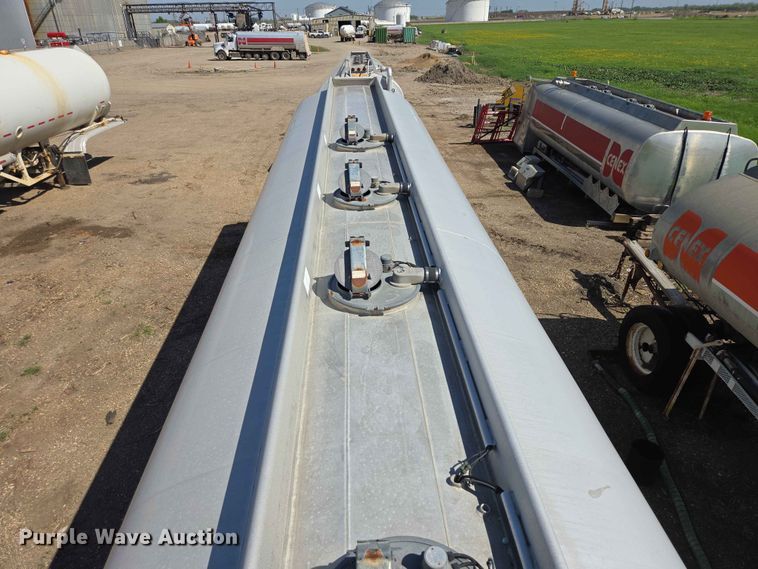 image for item DP8930 2005 Beall BAST-95-4-DC tank trailer