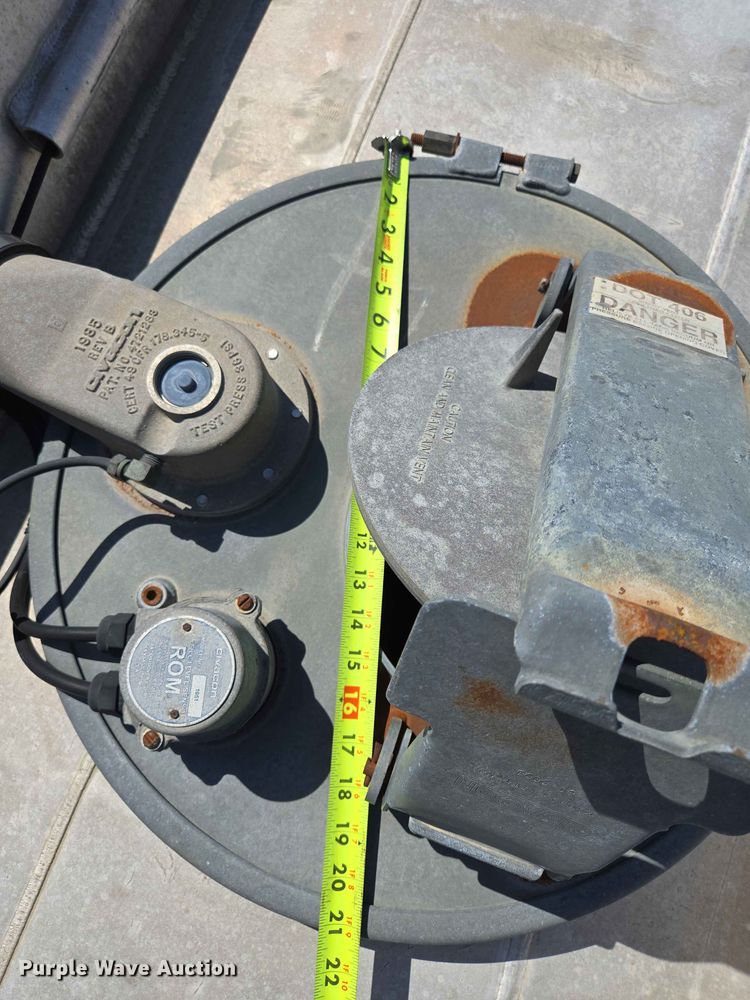 image for item DP8930 2005 Beall BAST-95-4-DC tank trailer