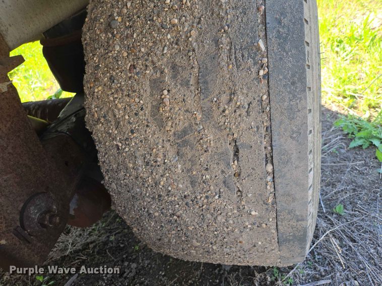 image for item DP8930 2005 Beall BAST-95-4-DC tank trailer