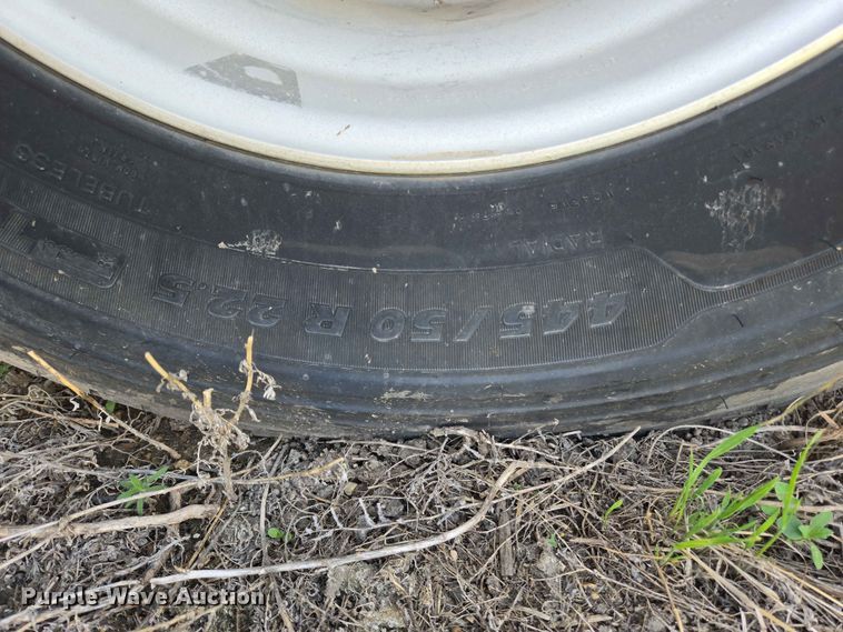 image for item DP8930 2005 Beall BAST-95-4-DC tank trailer