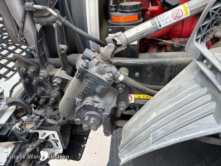 image for item DQ7892 2015 Volvo VN semi truck