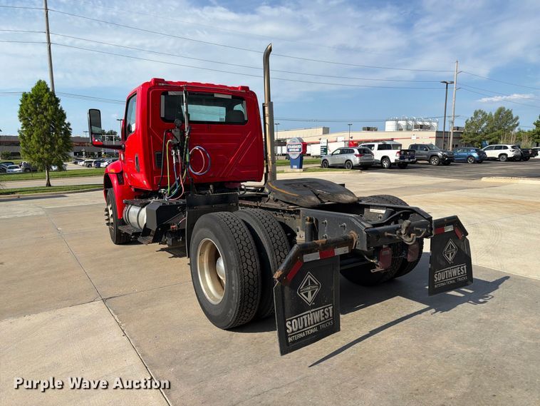 image for item DQ7951 2020 International MV607 semi truck