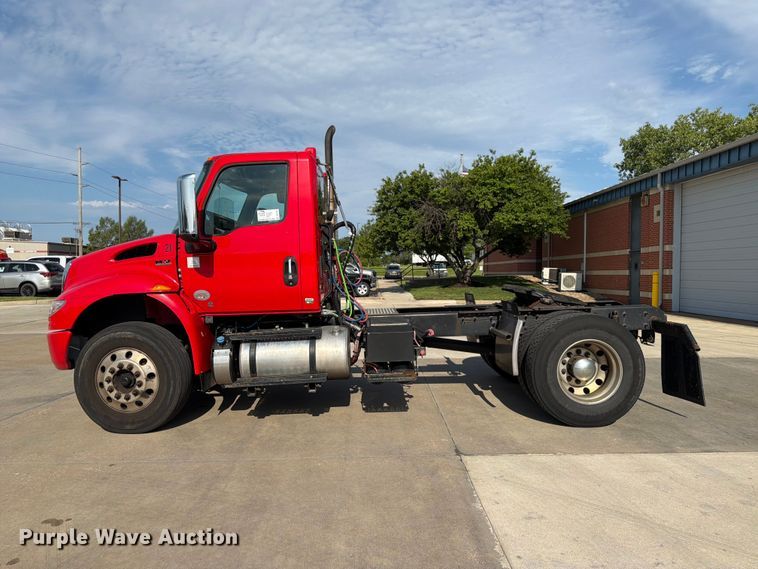 image for item DQ7951 2020 International MV607 semi truck