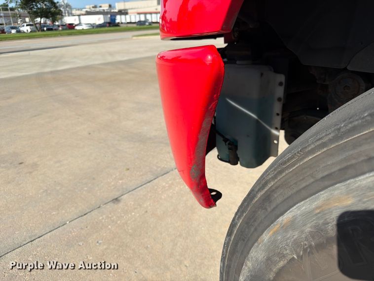 image for item DQ7951 2020 International MV607 semi truck