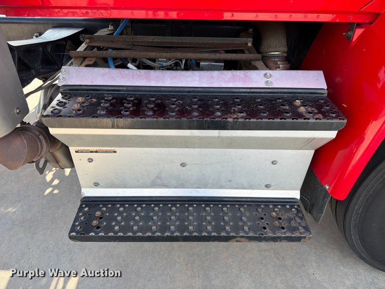 image for item DQ7951 2020 International MV607 semi truck