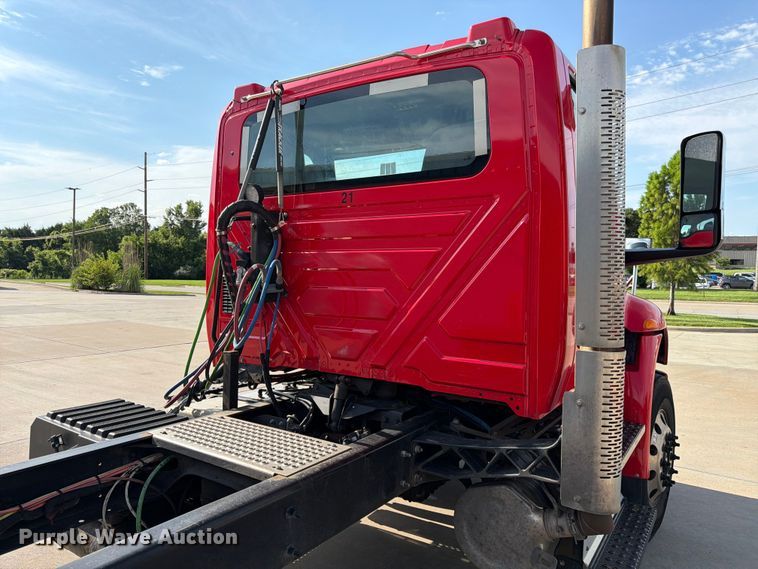 image for item DQ7951 2020 International MV607 semi truck