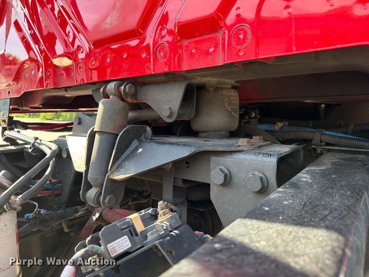 image for item DQ7951 2020 International MV607 semi truck