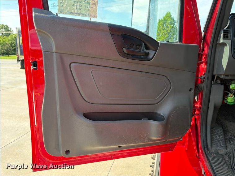 image for item DQ7951 2020 International MV607 semi truck