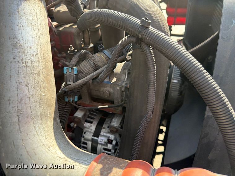 image for item DQ7951 2020 International MV607 semi truck