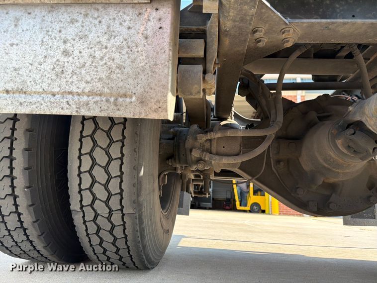 image for item DQ7951 2020 International MV607 semi truck