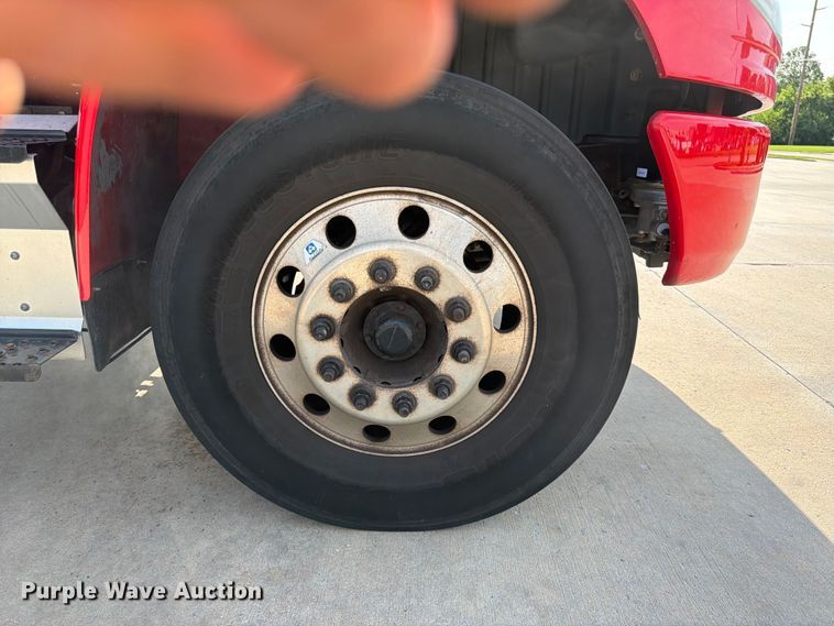 image for item DQ7951 2020 International MV607 semi truck