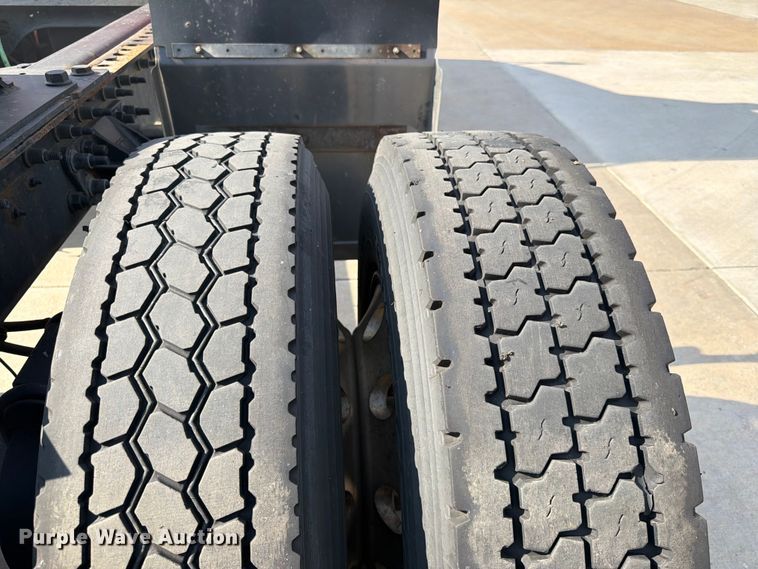 image for item DQ7951 2020 International MV607 semi truck