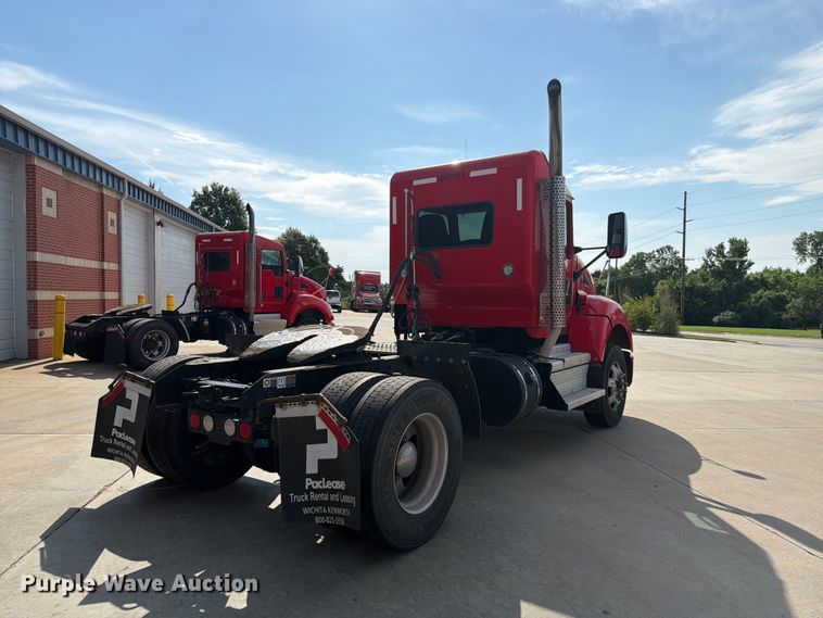 image for item DQ7952 2018 Kenworth T4 semi truck