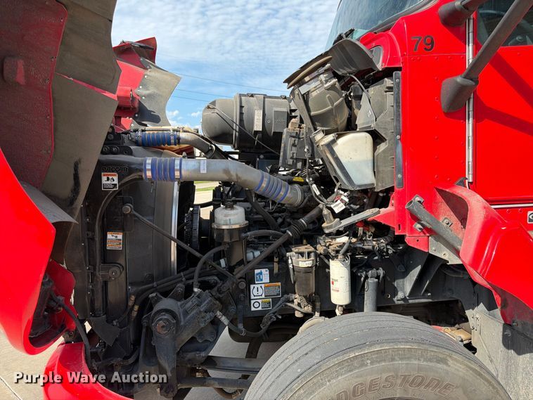 image for item DQ7952 2018 Kenworth T4 semi truck